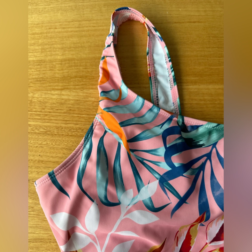 SHEIN | One shoulder swim suit - Picture 2 of 6